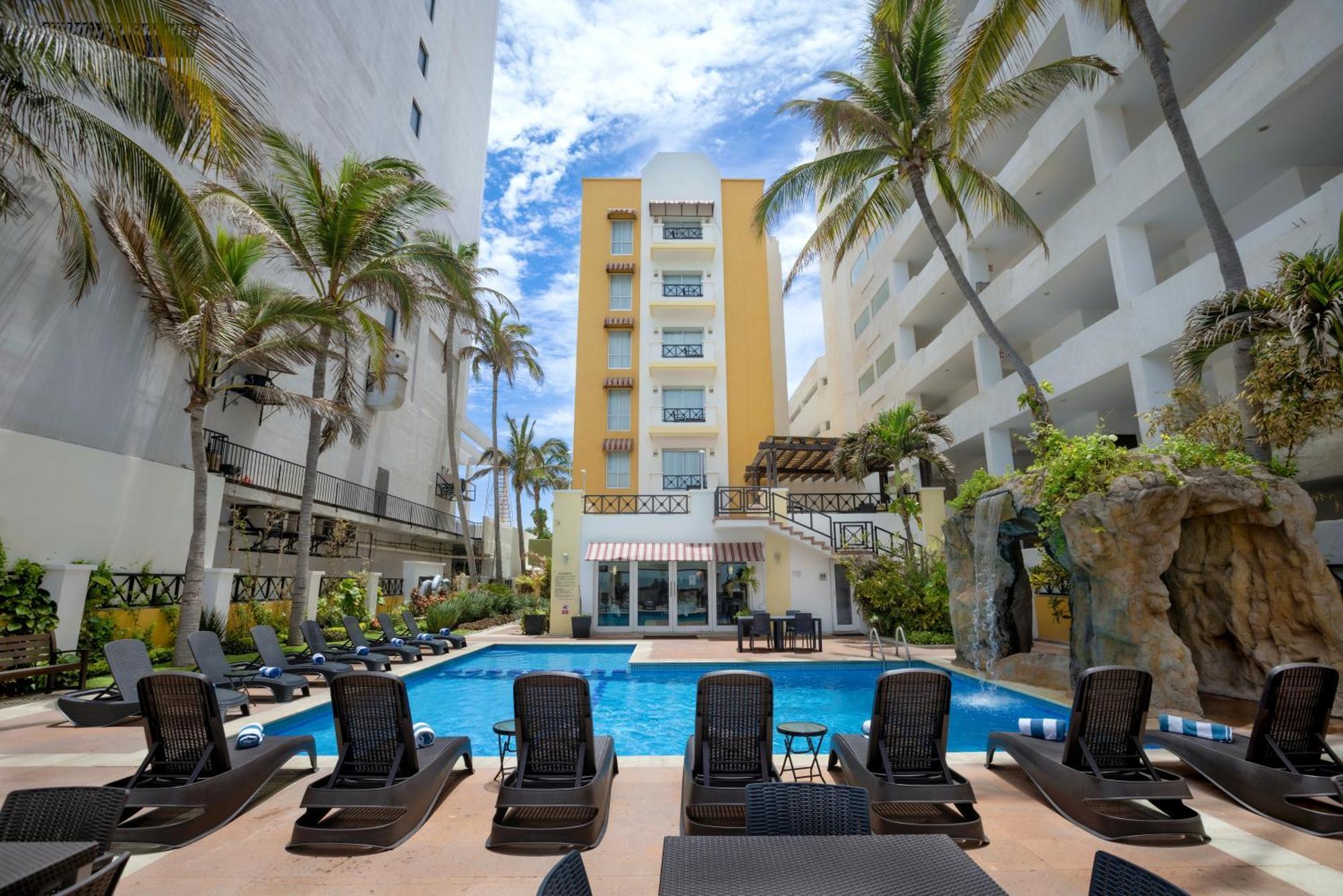 Best Western Hotel Posada Freeman Zona Dorada Mazatlan Dış mekan fotoğraf