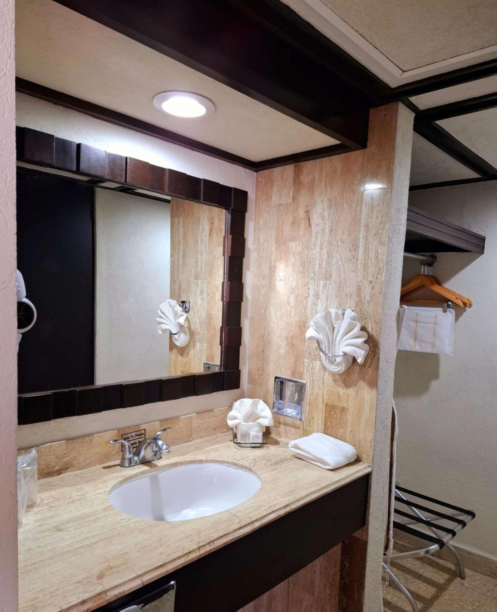 Best Western Hotel Posada Freeman Zona Dorada Mazatlan Dış mekan fotoğraf